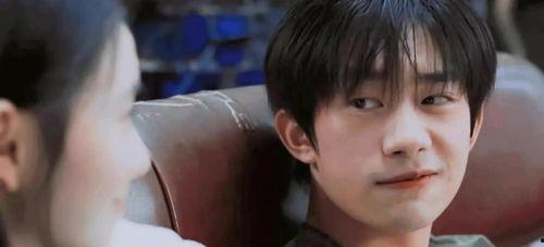 娱乐吃瓜爆料狗仔视频,狗仔视频曝光，吃瓜群众热议幕后真相